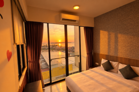 Upgraded room photo: Golden Sunset King Room